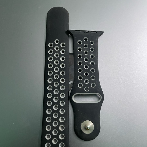 Coteecti Apple Watch 42mm stylish sports band - rarely used - Picture 6 of 9